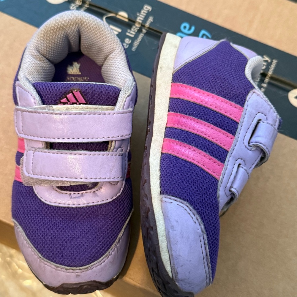Adidas Girls Purple Pink Velcro Sneakers Size 9 Toddler Athletic - Picture 4 of 10